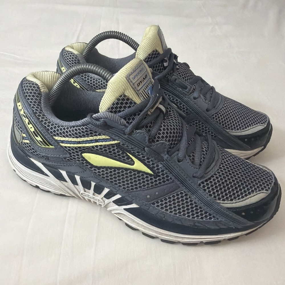 Brooks Dyad 7 Women's Running Athletic Shoes Gray/ Yellow Sz 10.5 B Gym Shoe Fit - Picture 3 of 16